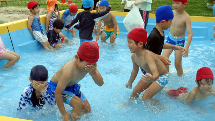 夏の楽しみ♪ 育英北幼稚園のプール遊び！
