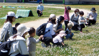 育英北幼稚園5月の園開放～芝生であそぼう～